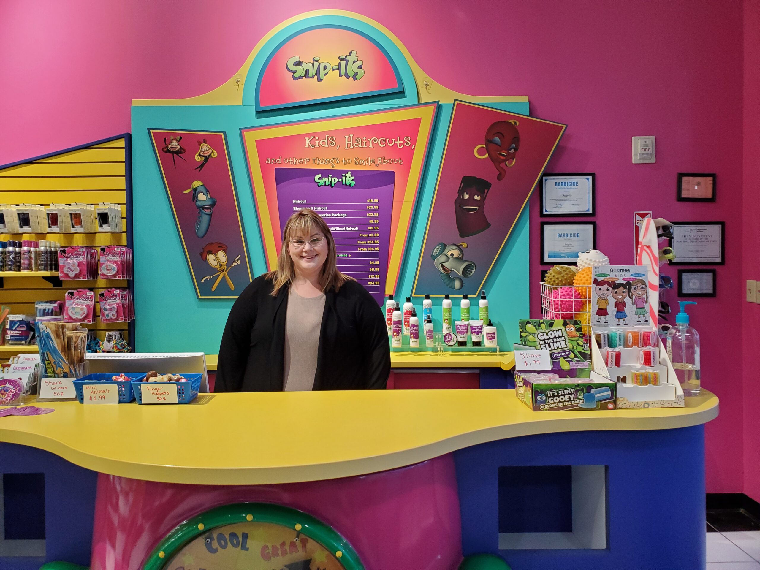 Franchisee Samantha Behind the desk